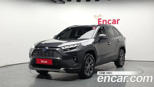 Toyota RAV4, 2024