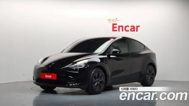Tesla Model Y, 2024