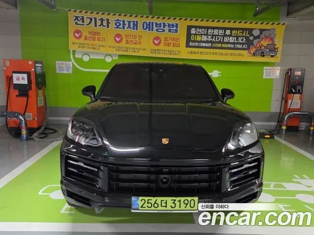 Porsche Cayenne, 2025