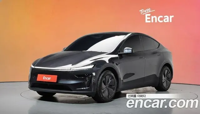 Tesla Model Y, 2025